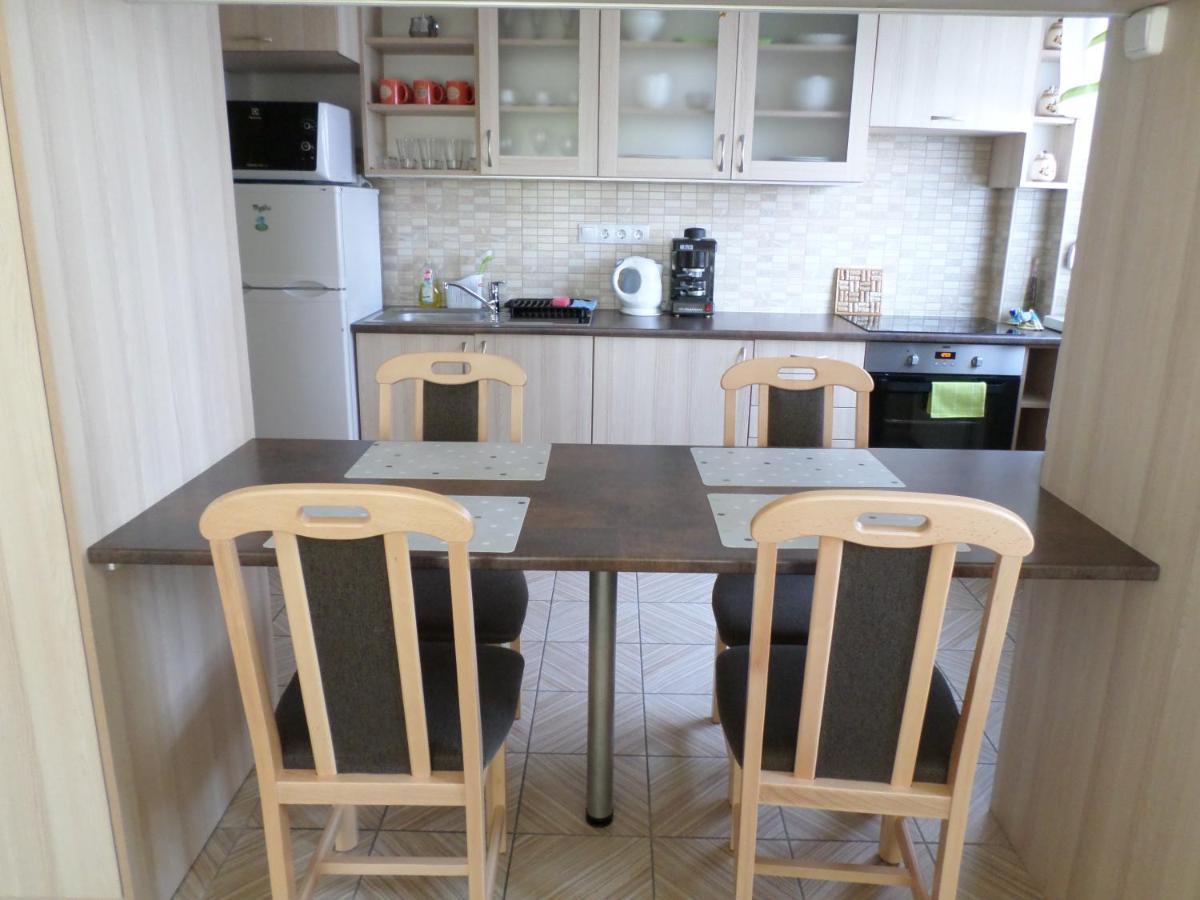 Lakoparki Apartman Veszprém Exterior foto